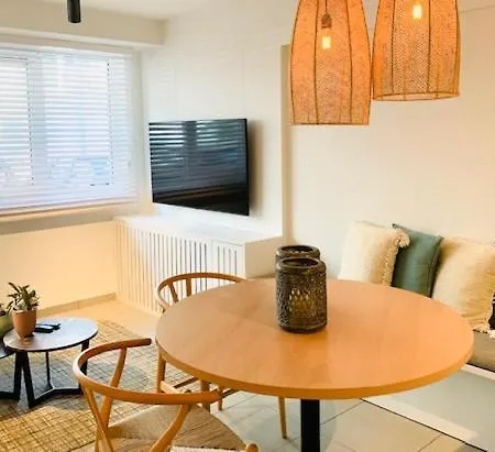 Even Aan Zee - Largo * نيوبورت