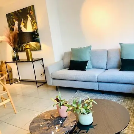 Even Aan Zee - Largo شقة