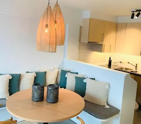 Even Aan Zee - Largo *